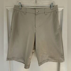 lululemon Commission Short Men’s 
Relaxed Warpstreme 31
Tofino Sand 11” EUC